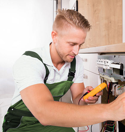 Appliance repair technician in Broward County FL